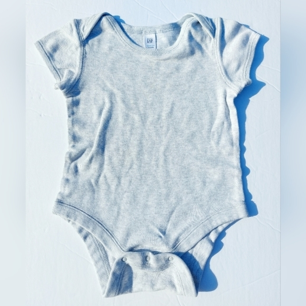 Solid light grey Baby Gap‎ Onsie 6-12 Mo